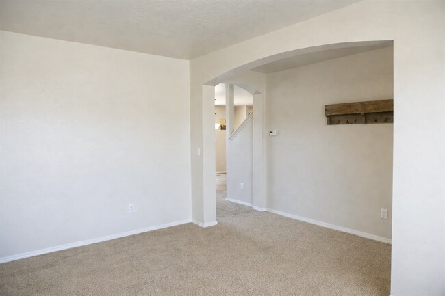Photo - 645 SW Miner St
