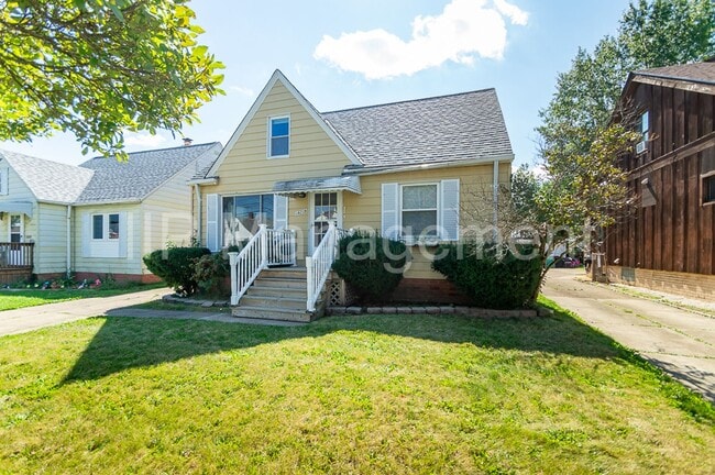 Photo - 14209 Emery Ave