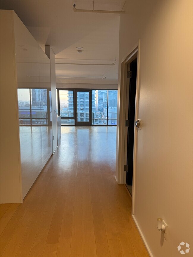 Building Photo - 1100 S Hope St Unit 1212 Rental