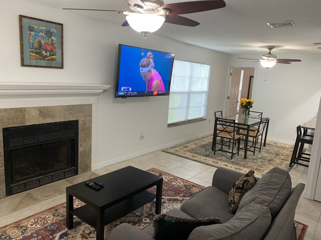 Living/Dining - 3745 59th Ave W (Bradenton, FL)