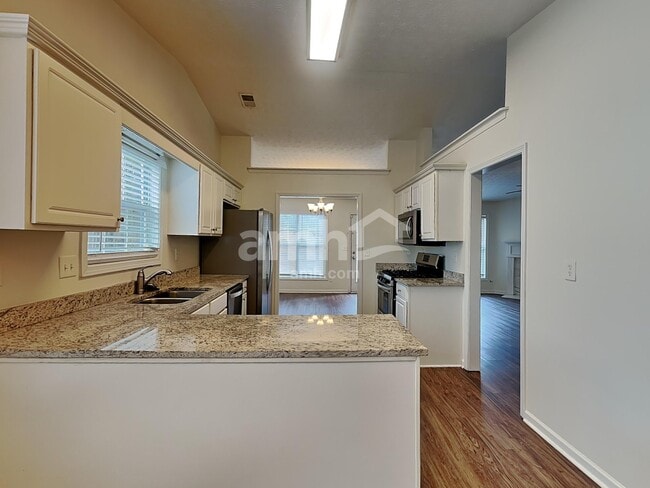 Photo - 2123 Yarbrough Way