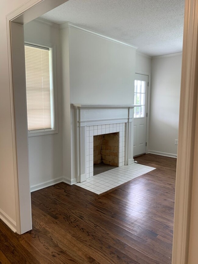 Photo - 727 23rd Ave E