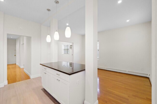 Photo - 580-582-582 Gregory Ave Unit 1