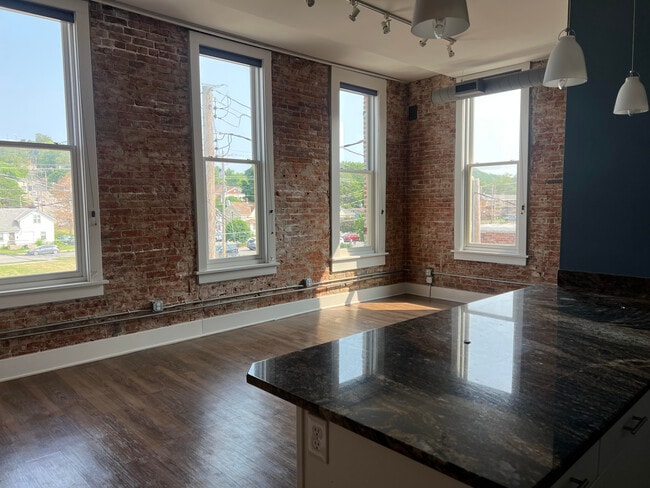Photo - 148 W Broadway St Unit 2