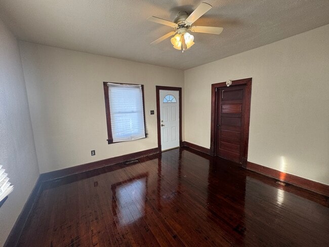 Photo - 17 S Crawford St