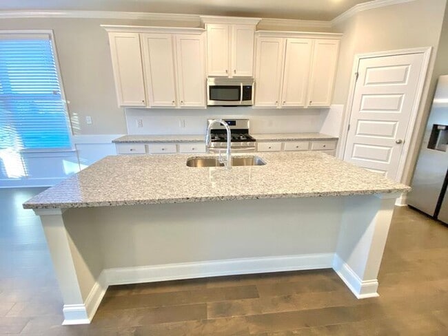 Photo - 538 Walton Dr