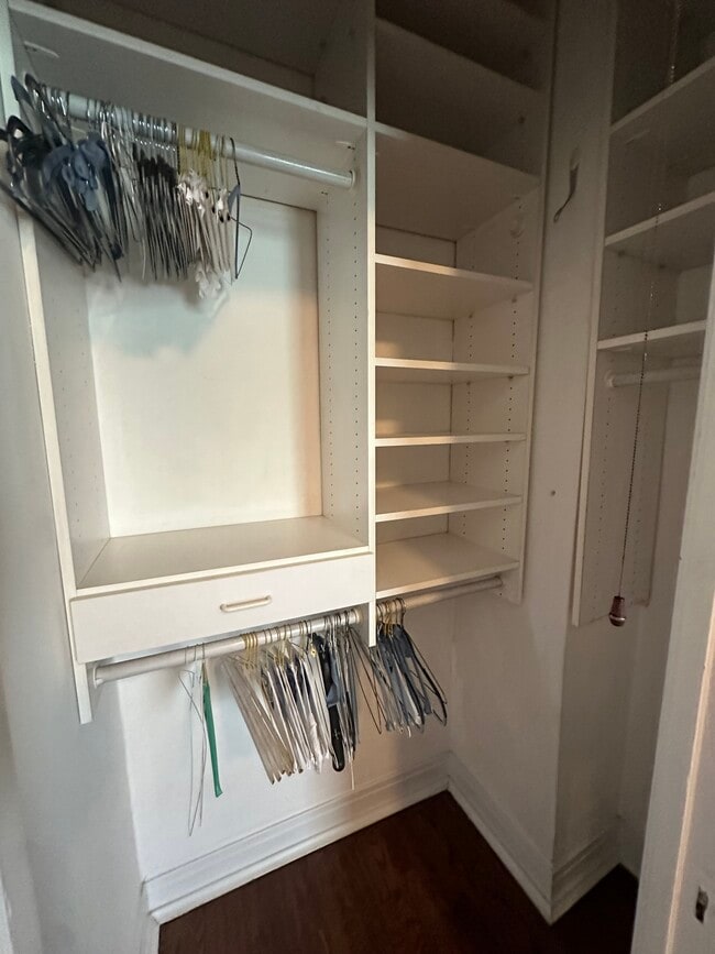 Photo - 2351 N Cleveland Ave Unidad 3