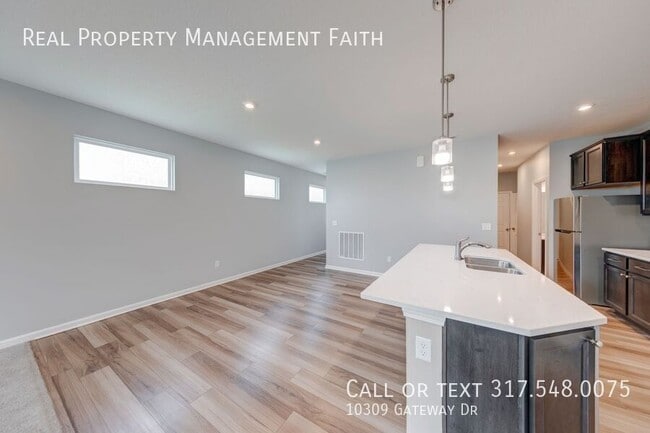 Photo - 10309 Gateway Dr