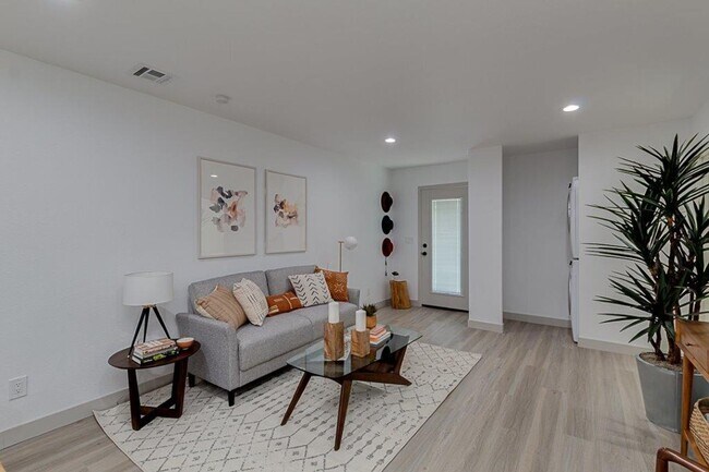 Photo - $599 Move in Special - Gorgeous, Open Concept Two Bed Two Bath near Old Town Scottsdale! Unidad 6712