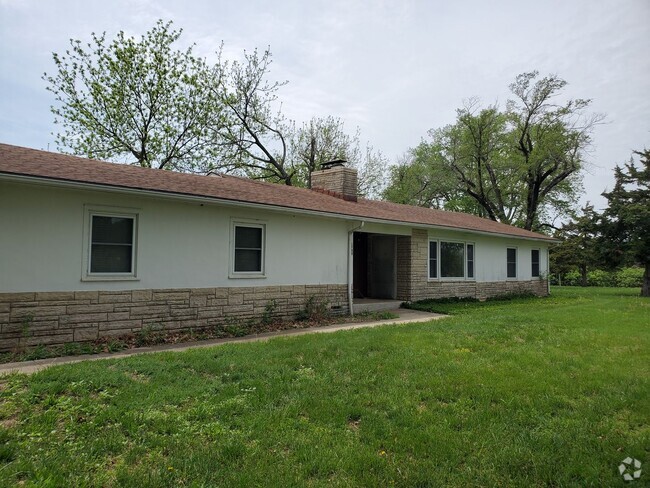 Building Photo - Country living! Rental