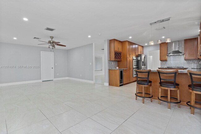 Photo - 6304 SW 93rd Pl