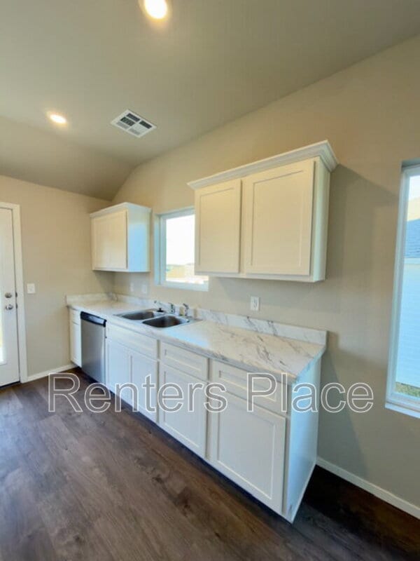 Photo - 2103 S Lakin Ln