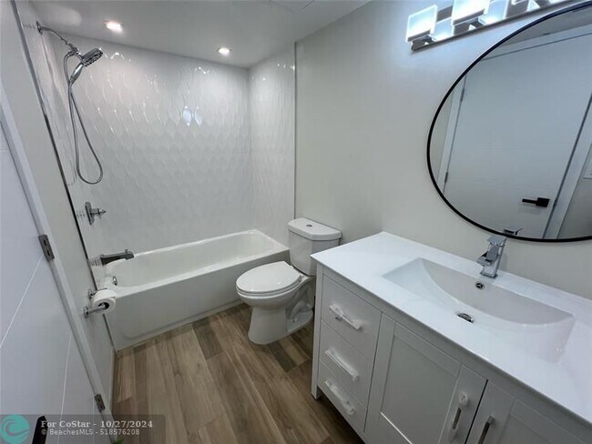 Photo - 2550 SW 18th Terrace Unidad 1810