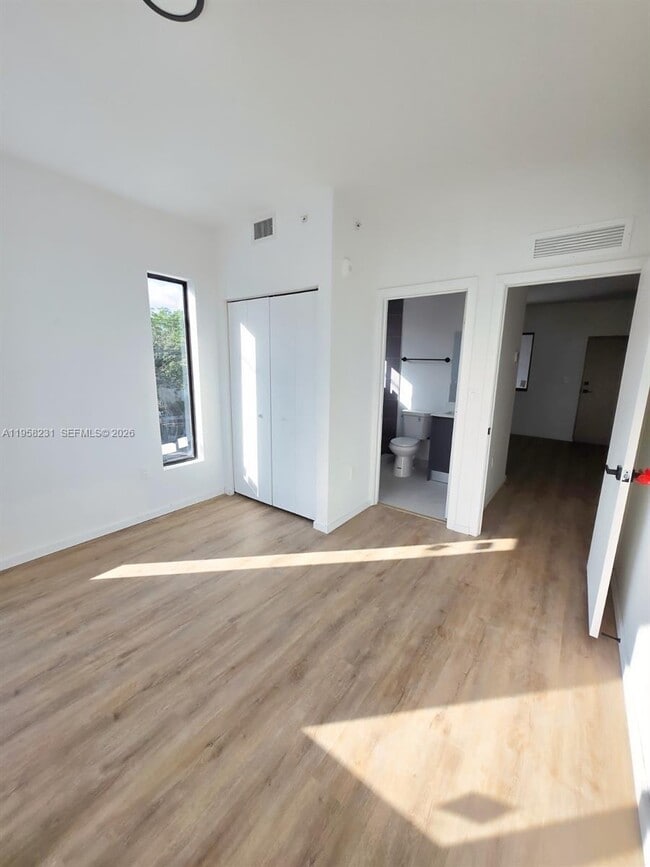 Photo - 753 NW 30th St Unidad 1