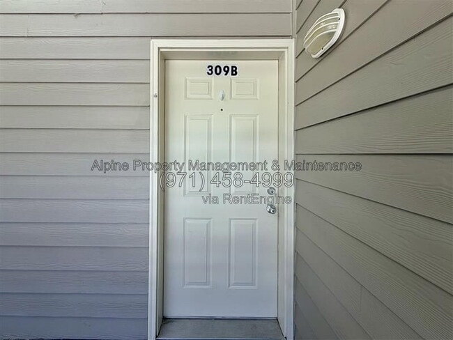 Building Photo - 10020 SW 125th Ave Unit #309 B