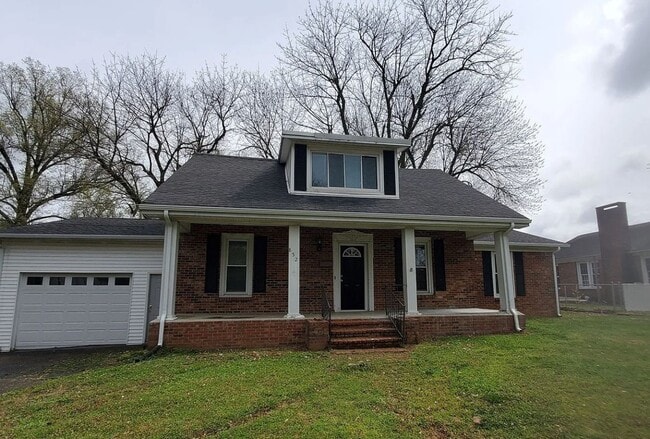 Building Photo - Large Home for Rent