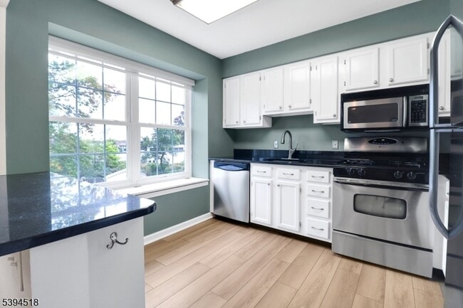 Photo - 121 Country Club Dr