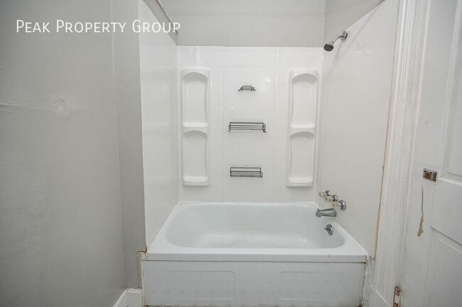 Photo - 2363 W Clifton Ave