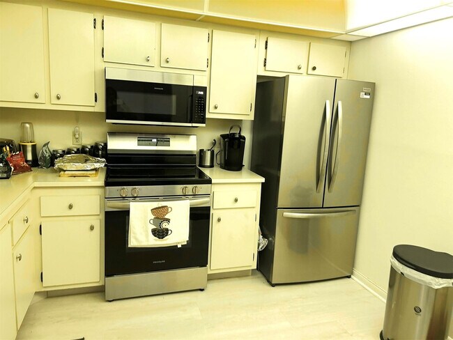 Photo - 1902 Bermuda Cir Unidad G2