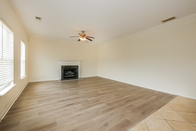 Photo - 1116 Corkscrew Way