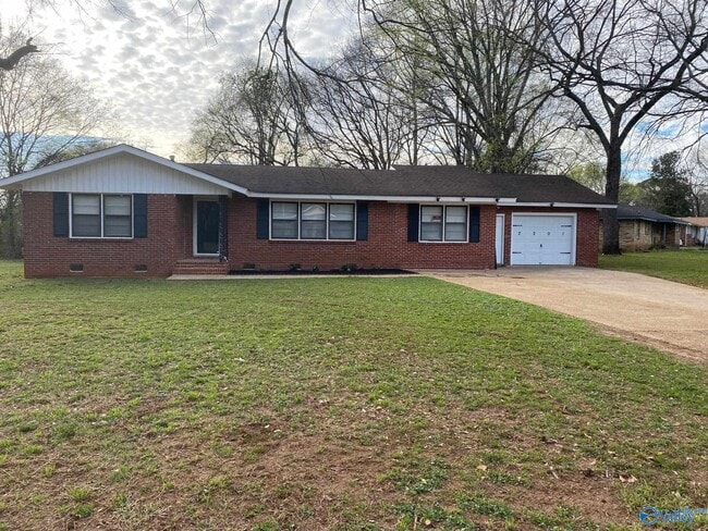 Building Photo - 2201 Shady Ln Dr NW