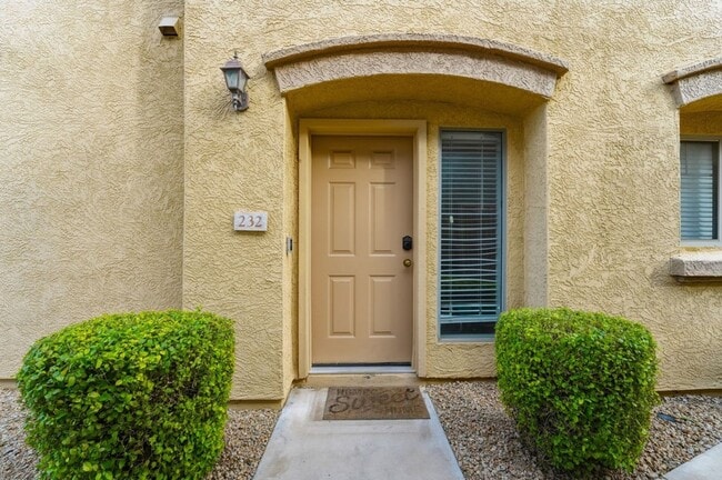 Photo - Bright 3-Bed Townhouse in Quiet Gated Community Near ASU