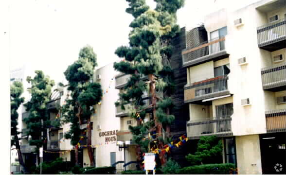 740 S. Cochran