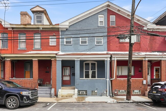 Building Photo - Updated Rental - Sharpsburg