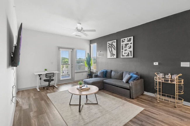 Photo - 19310 Carsen Grace Ct Unidad FL3-ID1094290P