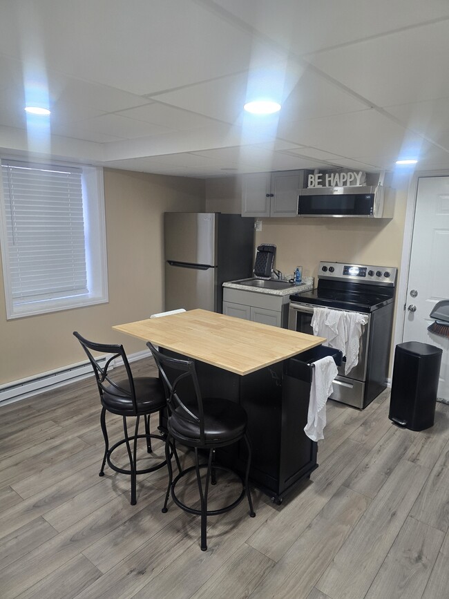 Photo - 5 Verdun Ave Unit Basement apartment