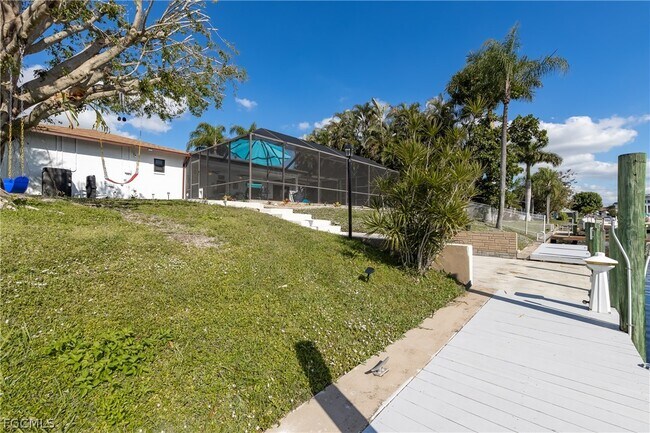 1932 SE 9th Terrace