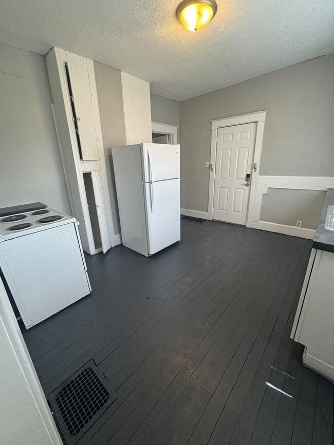 Photo - 1718 S Elm St Unit 2
