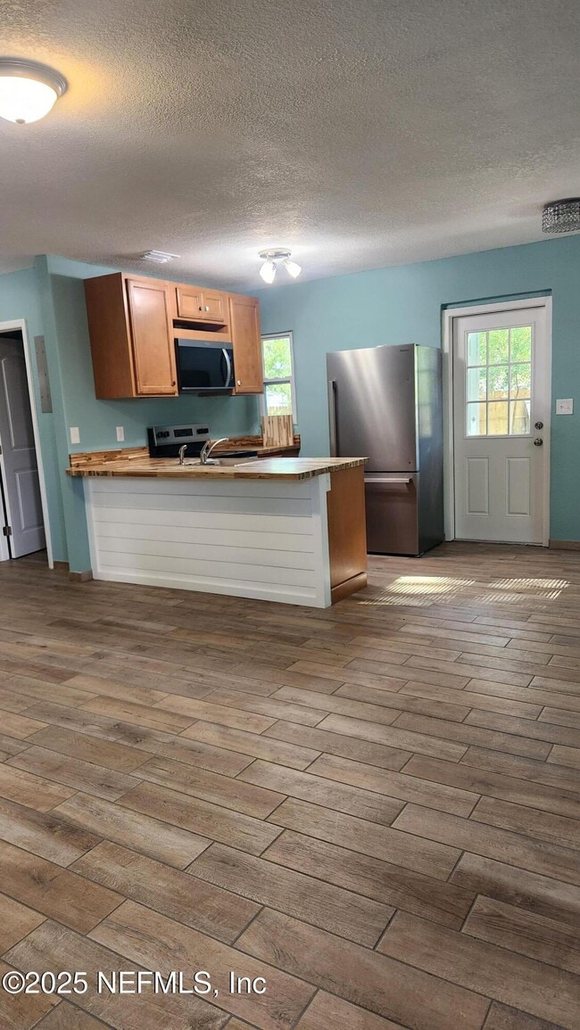 Photo - 4111 Ruby Dr W