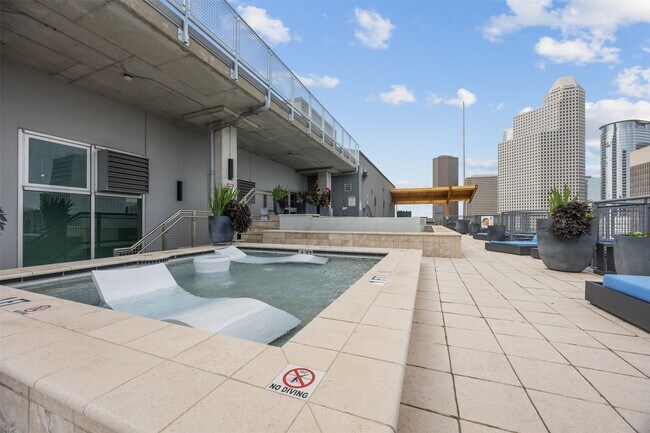 Photo - 2000 Bagby St Unit 7414