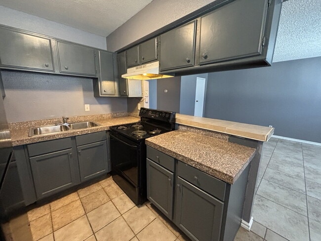 Photo - Charming 2-bedroom, 1-bath upstairs unit located in the Huntridge/Downtown Las Vegas area! Unidad # 4