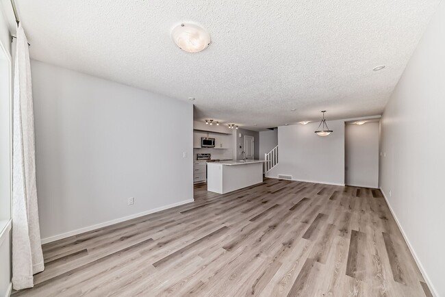 Photo - 328 Windbury Pl SW