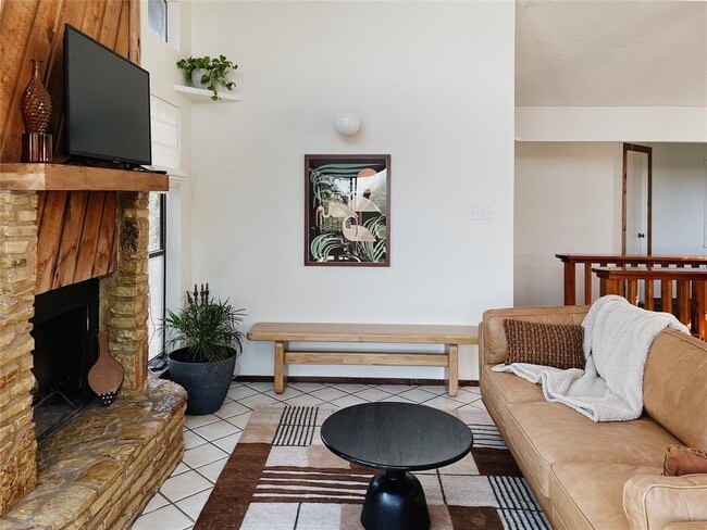 Photo - 334 Coventry Rd