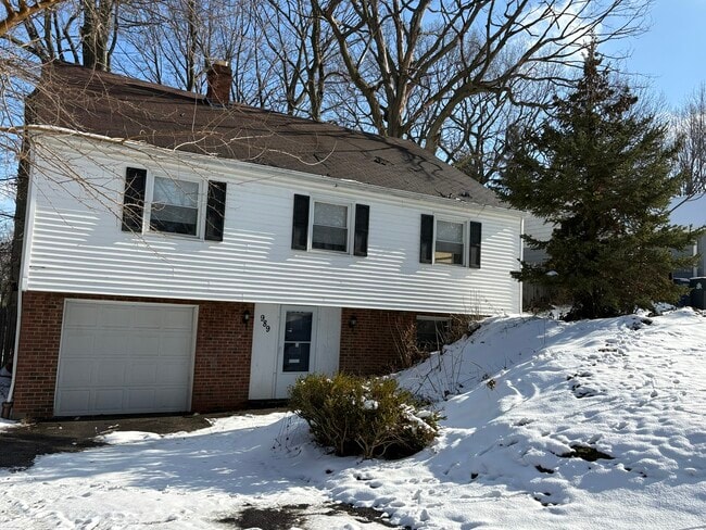 Building Photo - 989 Keystone Dr