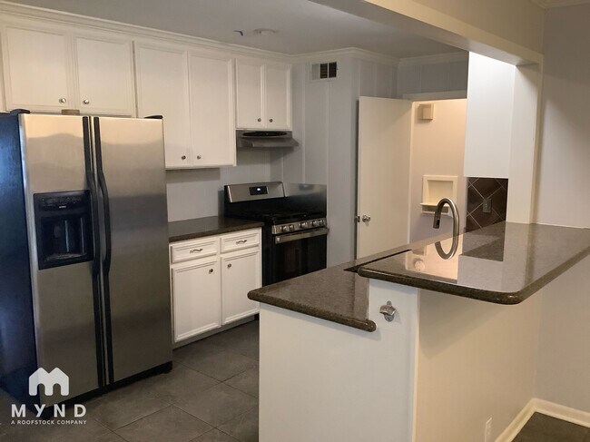 Photo - 7519 Schiller St