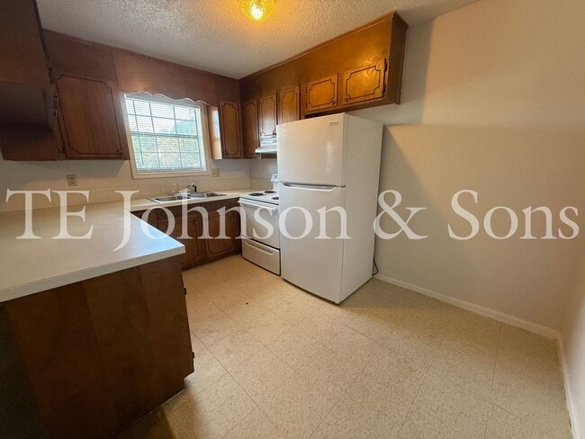 Photo - 2570 Green Oaks Ct SE Unit 2570 Green Oaks D
