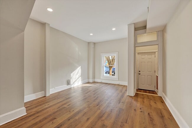Photo - 2432 E Fayette St