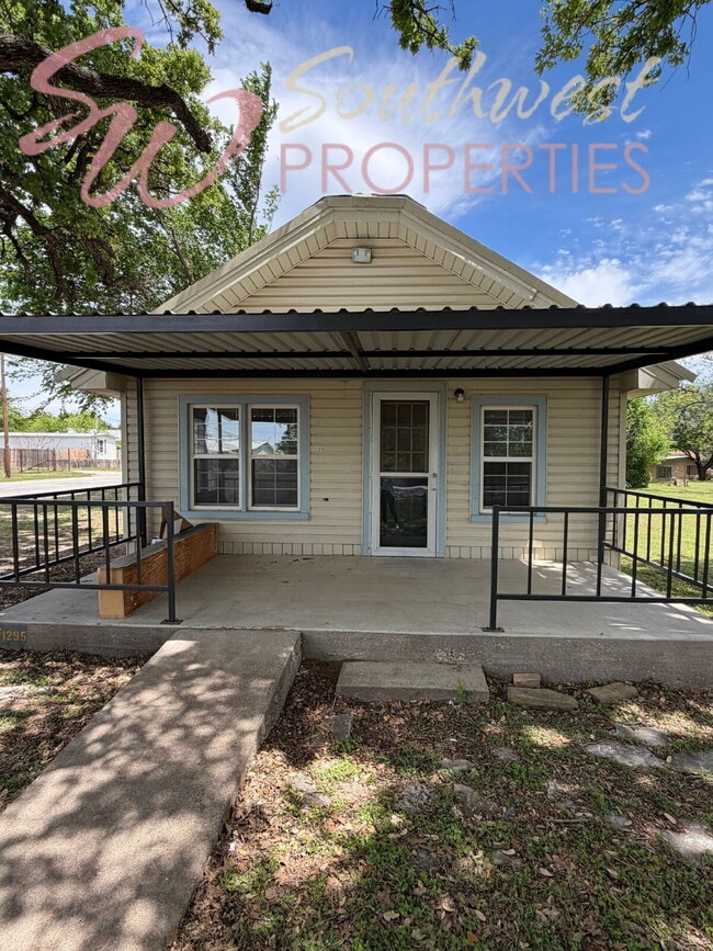 Building Photo - Charming Newly Remodeled 1 Bed / 1 Bath with Spa-Like Bathroom