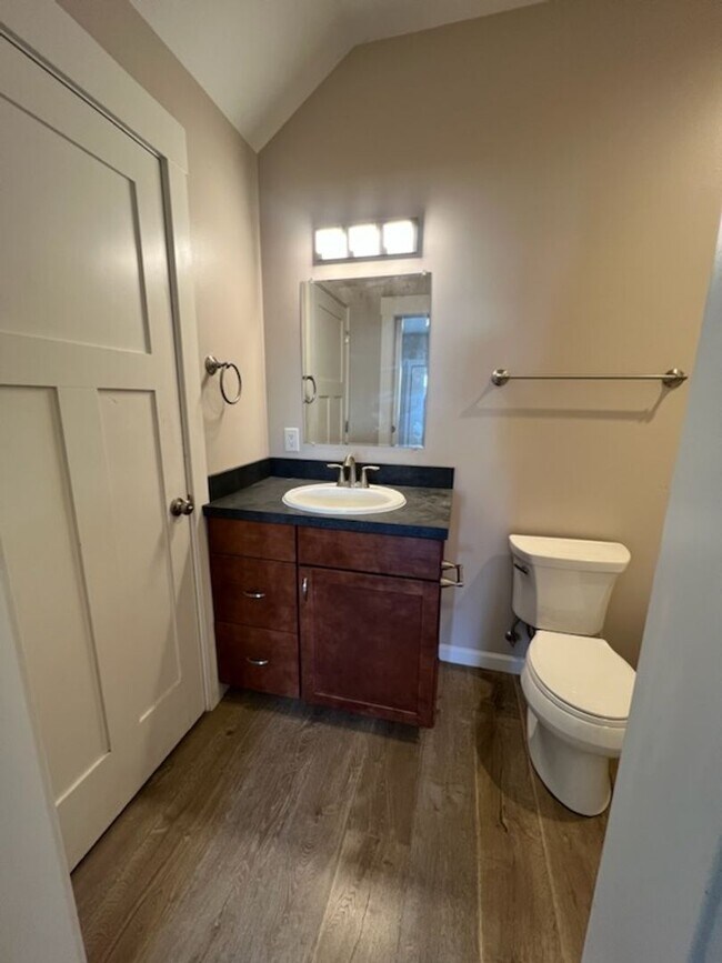 Photo - 215 W Whitman St Unit 215 W Whitman St #B