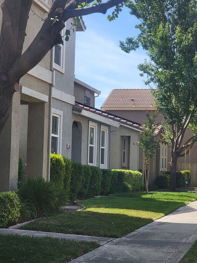 Photo - Adorable 3 bedroom 2.5 bath