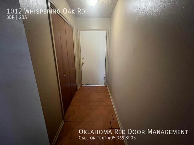 Photo - 1012 Whispering Oak Rd