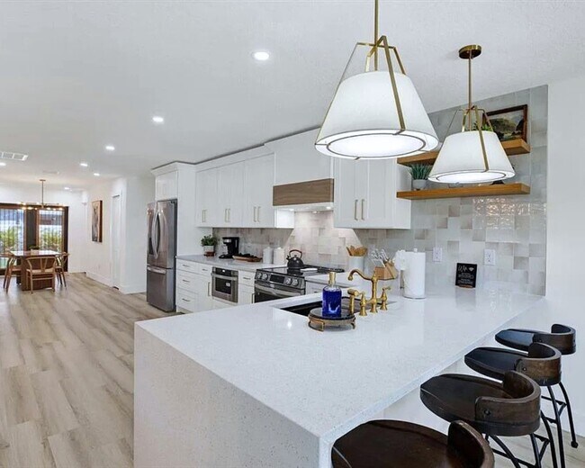 Photo - 2905 W Collins St