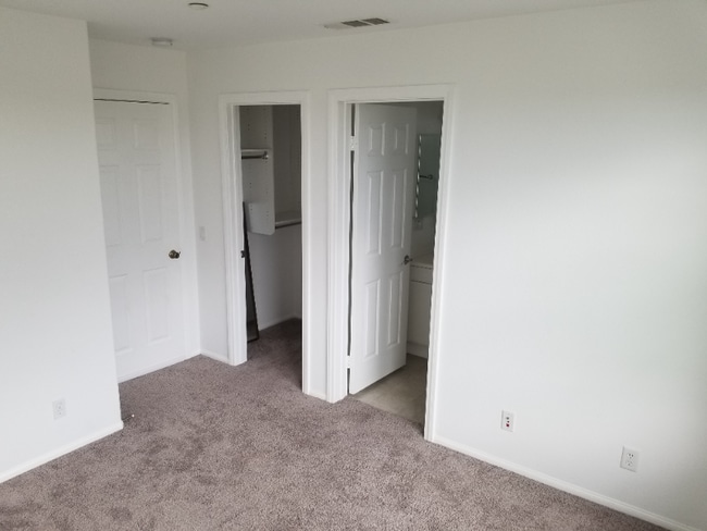 Photo - 928 Lilac Ln
