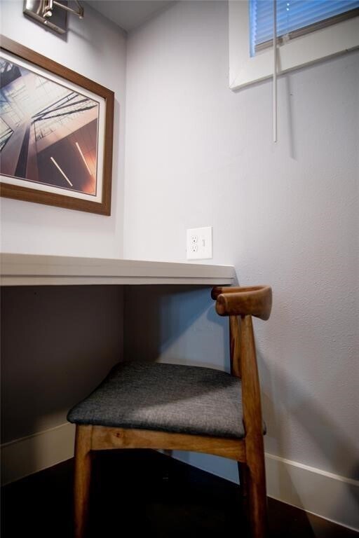 Building Photo - 1405 Hyde Park Blvd Unit 6