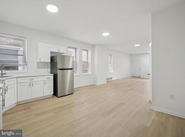 Building Photo - 142 N 53rd St Rental