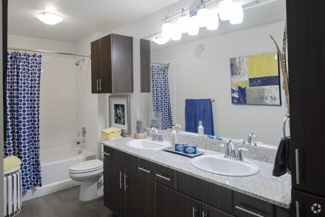 1BD, 1BA - 805SF
